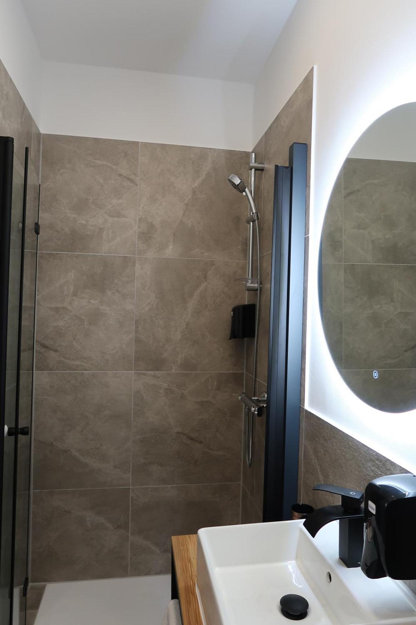 Toka Rooms - An Der Regiobahn Mettmann Ngoại thất bức ảnh